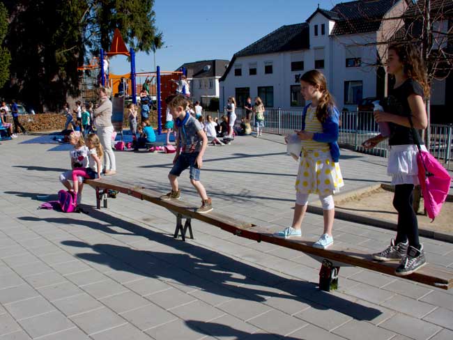Spelen bij basisschool Petrus Canisius in Puth